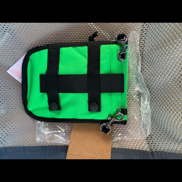 Supreme Pouch - Picture 2 of 6